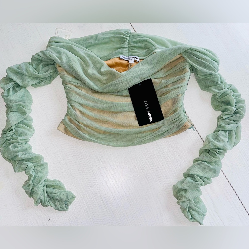 NWT Fashion nova Crop Top